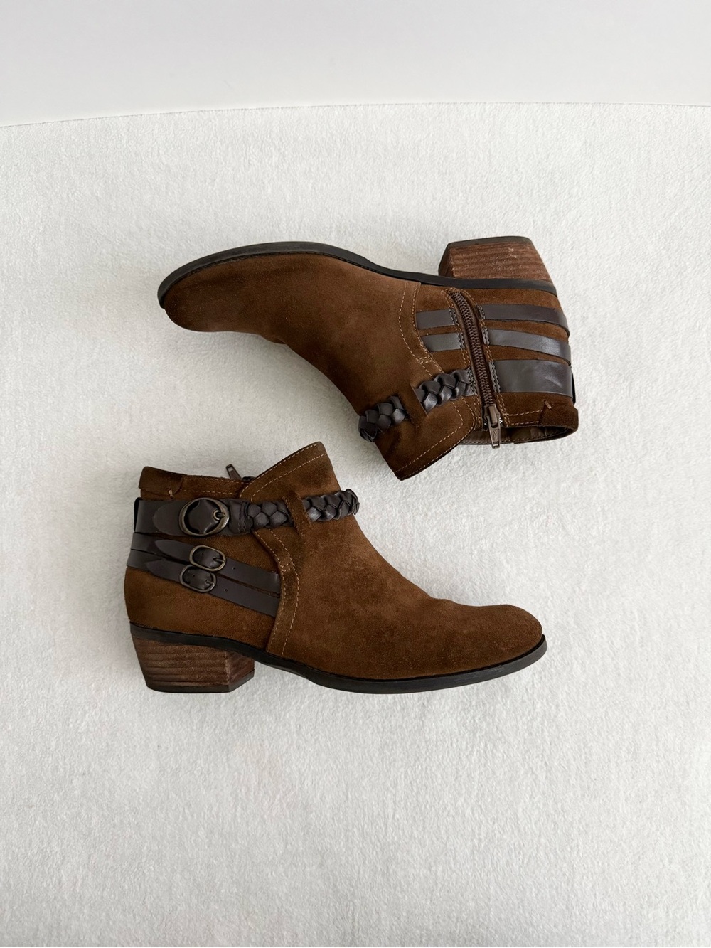 Crown Vintage Brown Suede Leather Ankle Boots Womens 8.5 Western Boho - Picture 2 of 11
